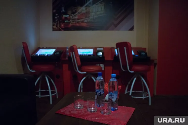 Вартовчанки организовали нелегальное казино в одном из нежилых помещений