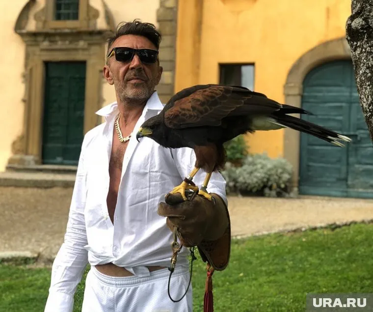 Шнуров написал новый стих, призывающий к разводам