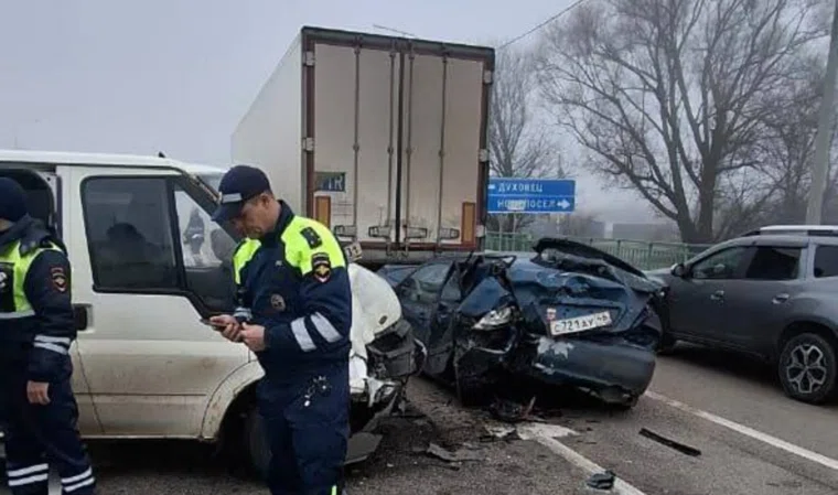 Шесть детей пострадали в ДТП под Курском