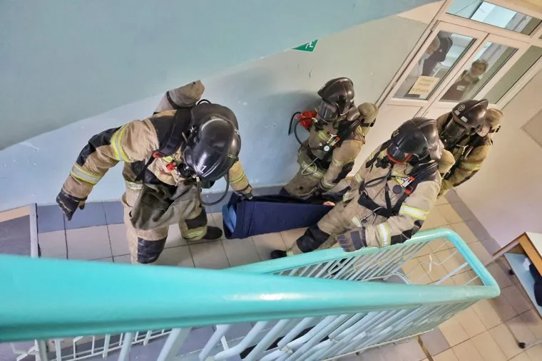 Учения МЧС в здании областной больницы. Курган