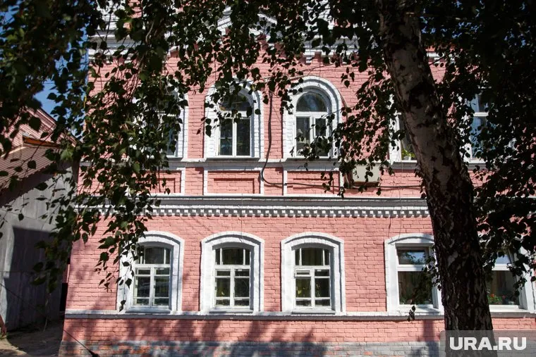 Ирбит знаменит своими ярмарками, мотоциклами, а теперь и вывесками