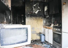 В Тюмени загорелась квартира в многоэтажке, спасено пять человек