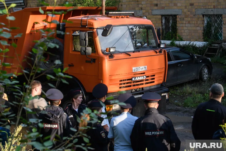 КАМАЗ столкнулся с Фордом, в котором погиб водитель