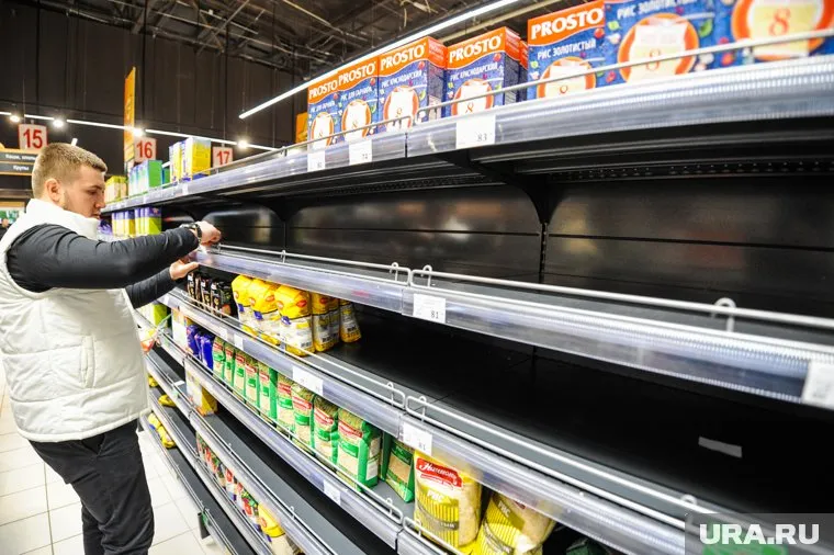 Сеть «Райт» сдала в аренду свои площадки и увольняет сотрудников магазинов