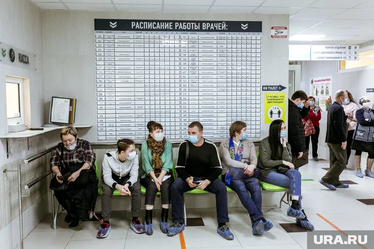 Свердловчане часами сидят в очередях