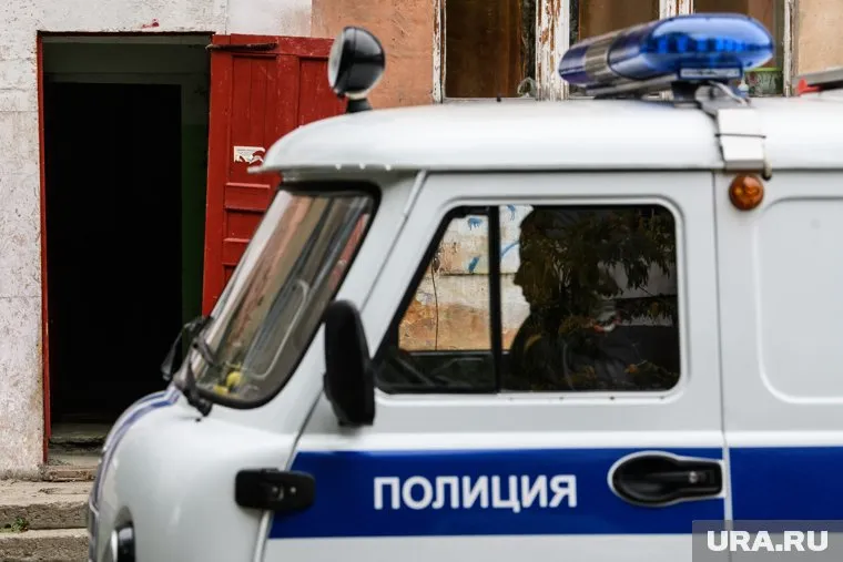 Школьниц, избивших свою одноклассницу, доставили в отдел полиции