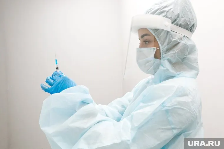 Вакцинацию от COVID-19 нужно проходить через 3-6 месяцев