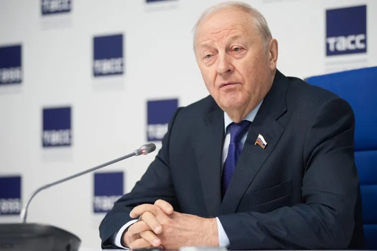 Пресс-конференция, посвященная юбилею первого губернатора Свердловской области Эдуарда Росселя. Екатеринбург, россель эдуард