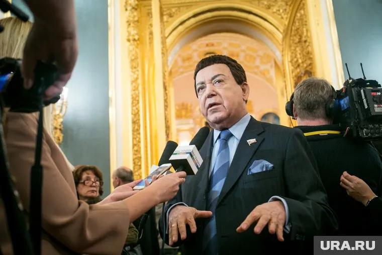 Иосиф Кобзон долгие годы борется с онкологией