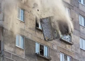 «Дверь вынесло вместе со мной»: пострадавший от взрыва газа в Серове рассказал о разрушениях дома