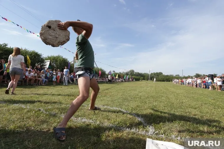 Отборные коровьи лепешки полетят вдаль уже в десятый раз
