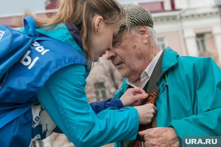 30% россиян помогали согражданам вещами