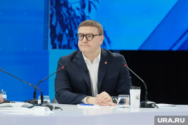 Алексей Текслер отвечает на вопросы жителей региона в прямом эфире