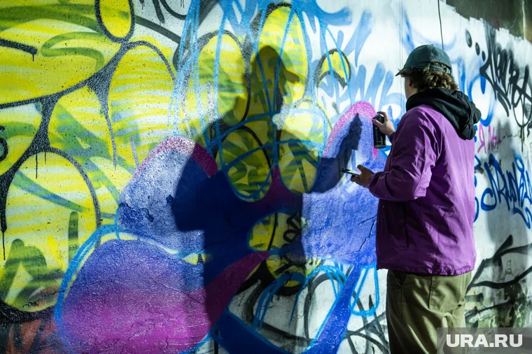 Мэрия Челябинска продолжает борьбу с граффитистами