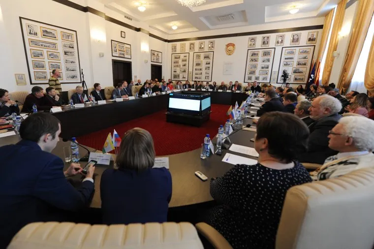 Заседание рабочей группы Общественной палаты по вопросу строительства Томинского ГОК. Челябинск