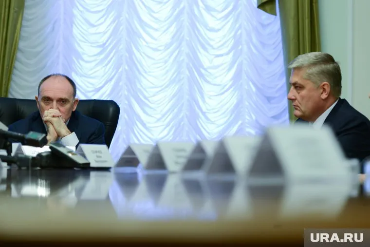 Иван Сеничев (справа) покинул Челябинск через месяц после отставки Бориса Дубровского (слева)