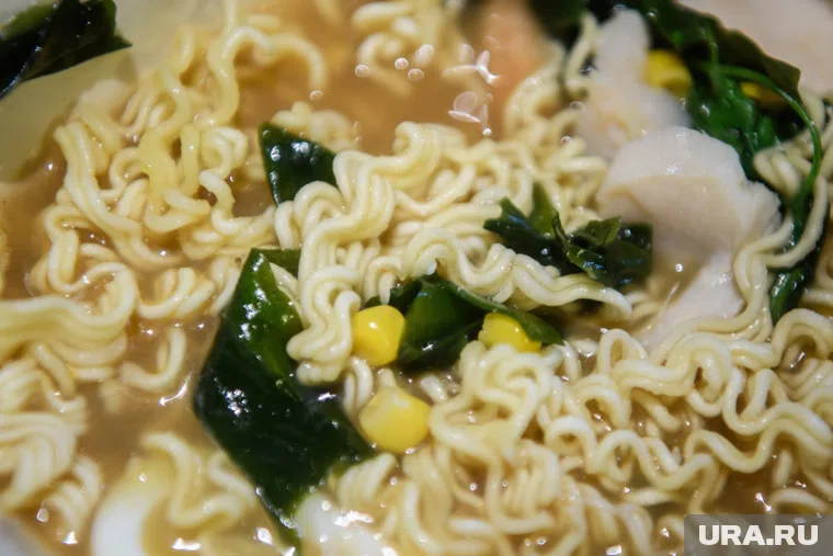 Основными недостатками подобной продукции остаются высокое содержание соли и относительно низкая пищевая ценность