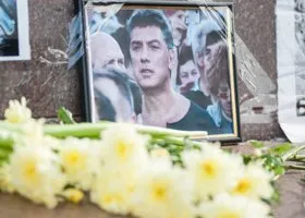 Экс-помощник Немцова назвал подлостью лозунги против изменения Конституции на марше памяти политика