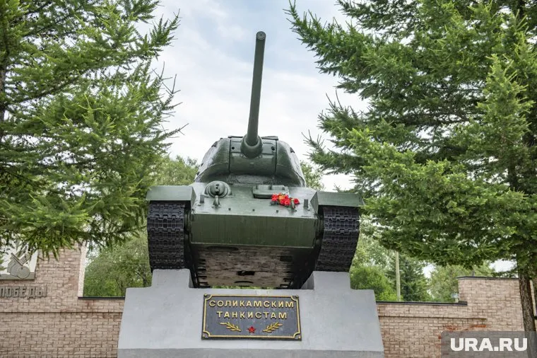 В Эстонии демонтировали памятник танку T-34