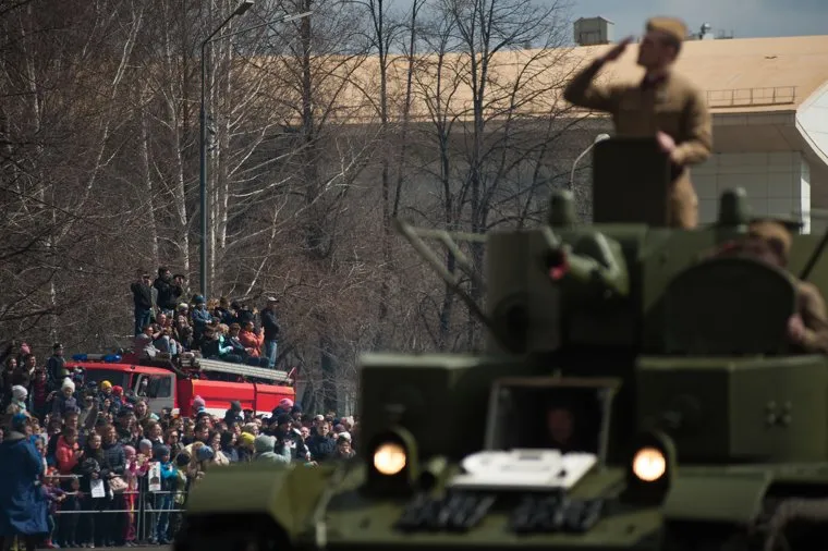 Военный парад, посвященный 73-й годовщине победы в Великой Отечественной войне. Свердловская область, Верхняя Пышма