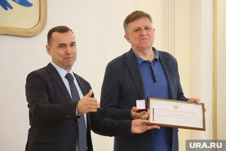 Награды Совфеда получили два курганских главврача из рук губернатора Вадима Шумкова (на фото Шумков с Вадимом Мелешенко)