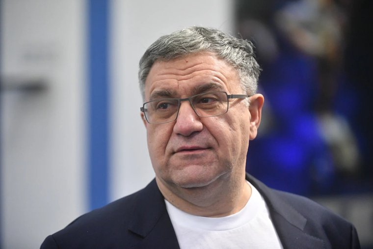 Работал прорабом, развелся с Могилевской и основал киношколу: создателю «Бедной Насти» Александру Акопову — 68