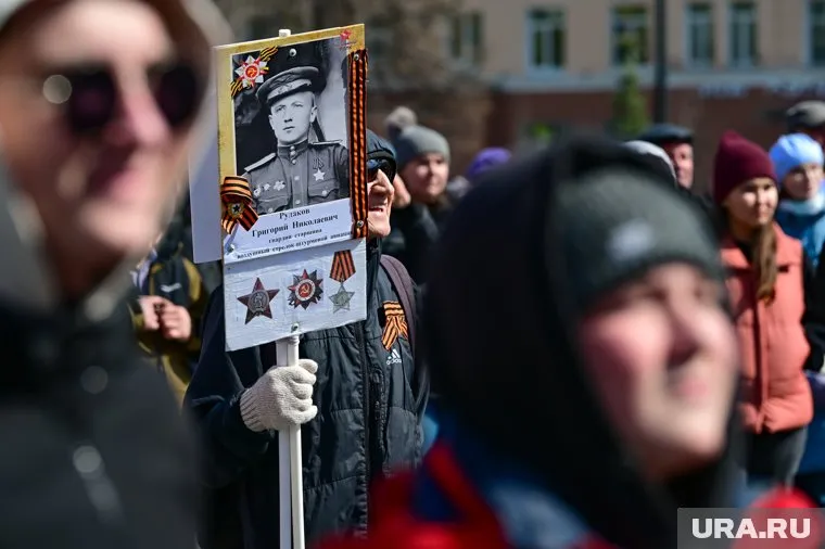В Салехарде к шествию присоединились Артюхов и Титовский