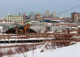 В Екатеринбурге начали снос моста на главной дорожной стройке 