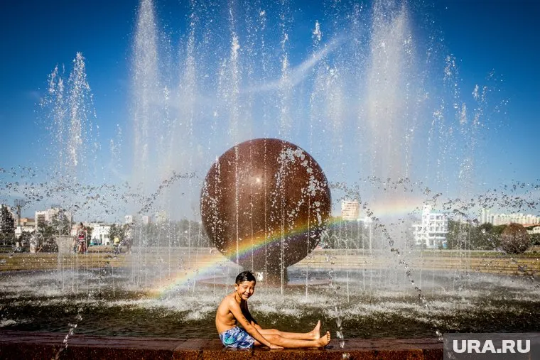 Жаркая погода еще задержится на Урале