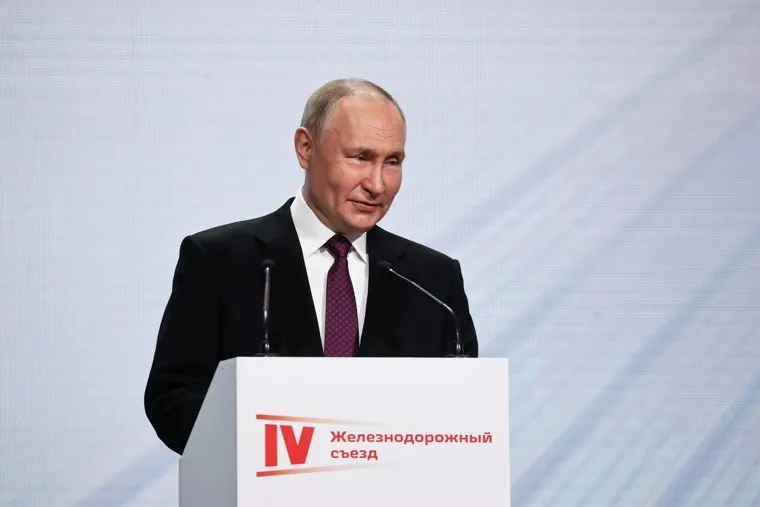 Владимир Путин на 4 съезде железнодорожников. Москва