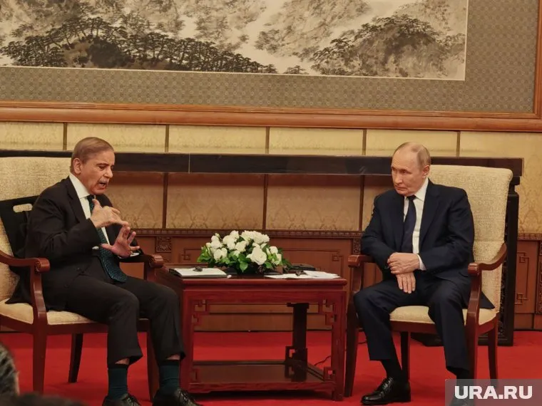 Путин встретился с представителем Пакистана в Пекине