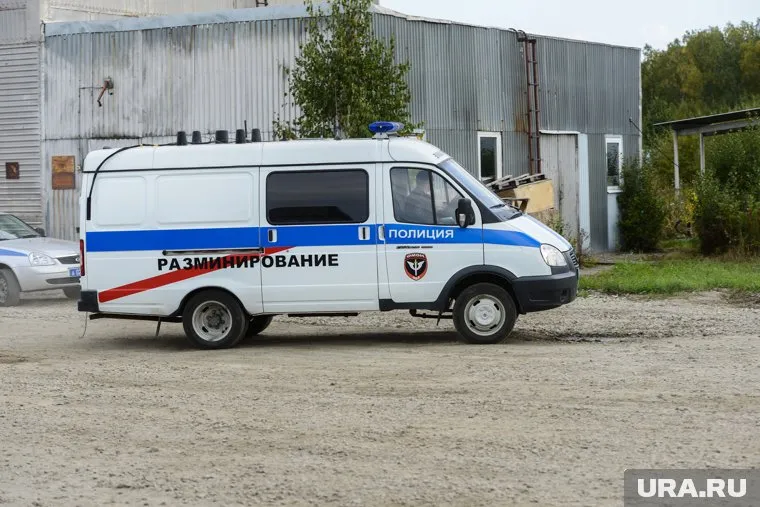 В здании школы работают саперы