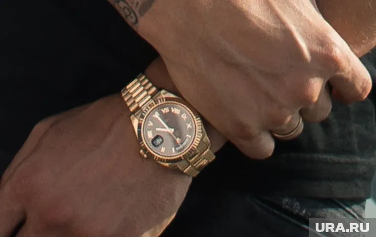 Бурак Озчивит прославился ролями в сериалах «Великолепный век»
и «Черная любовь»