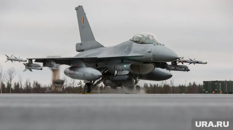 США не собираются отправлять на Украину истребители F-16, сообщили американские журналисты