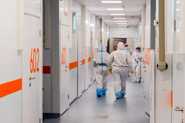 Денис Проценко в инфекционном госпитале. Красная зона. Челябинск