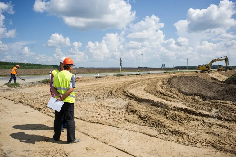 Поездка Дениса Паслера в Талицу, строительство дороги, дорожные работы, ремонт дорожного покрытия