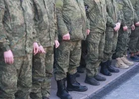 Мобилизованного учителя из Нового Уренгоя собирали всей школой