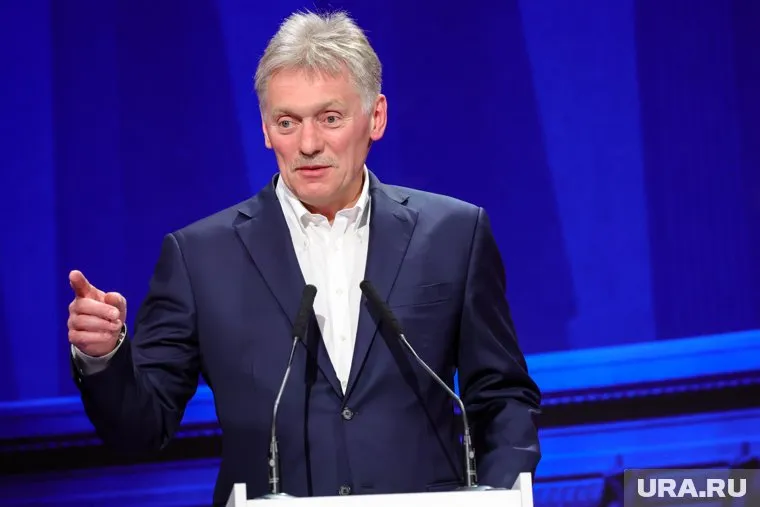 Песков рассказал про обновленный герб