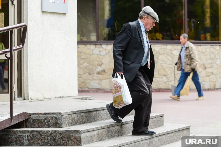 Курганец ограбил 66-летнего пенсионера вечером на остановке (фото из архива)