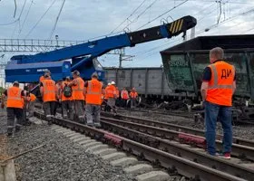 Что могло послужить причиной схода 11 вагонов в Курганской области