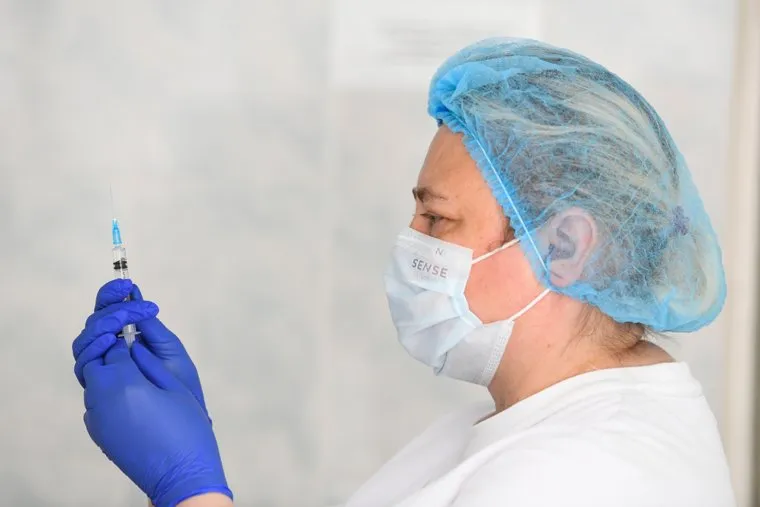 Вакцинация от COVID-19 в УгЛТУ. Екатеринбург