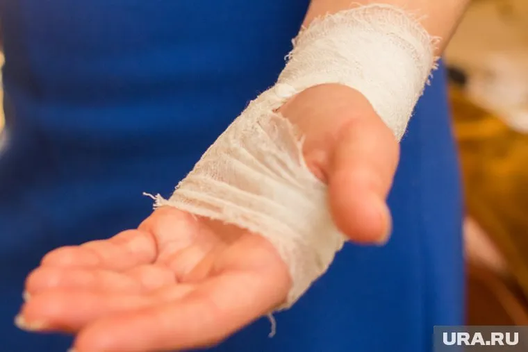 Мужчину удалось уговорить сделать перевязку и поехать в травматологию