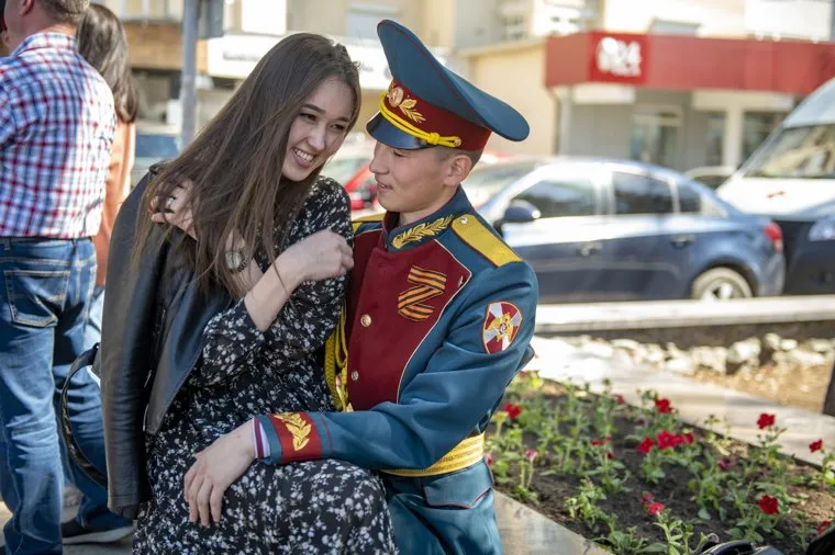 Народные гуляния в День Победы. Пермь