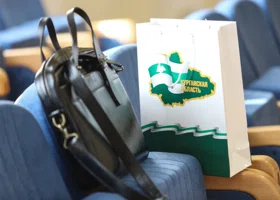 Канцелярия и лимит по деньгам: какие подарки могут принимать курганские чиновники