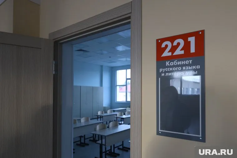 Новая школа в Кетово готова принимать учеников, но власти не могут выкупить объект у инвестора