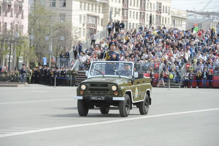 Парад . Челябинск