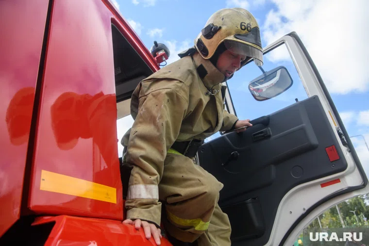 Пятиэтажка вспыхнула в красноярском Сосновоборске на 2 тысячи квадратов