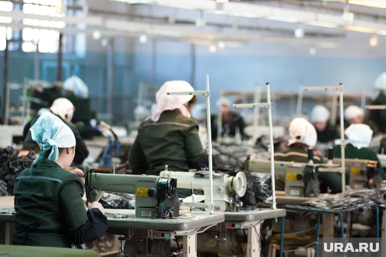 Заключенные ИК-24
 сошьют 2000 рабочих костюмов для Москвы (архивное фото)