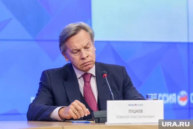 Часть команды Белого дома якобы считает, что войска должны его покинуть, отметил политик