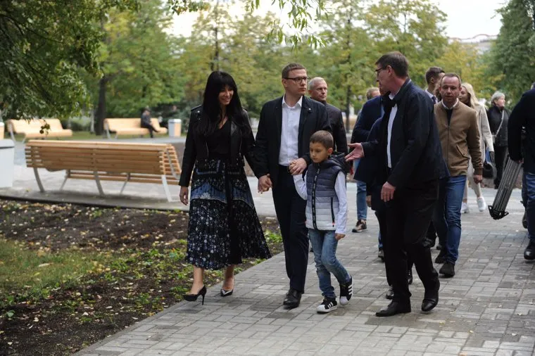 Текслер в сквере на красного урала необр